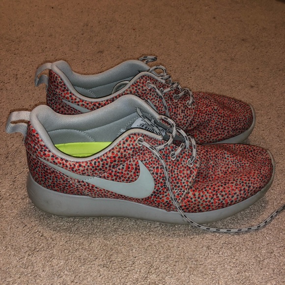 Nike Roshes size 7 - Picture 2 of 3